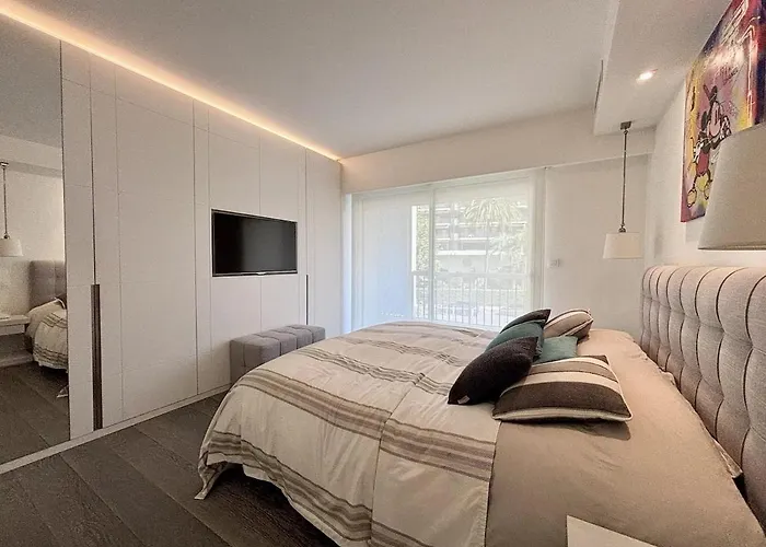 Appartement Superbe 2 Pièces - Première Ligne Croisette *